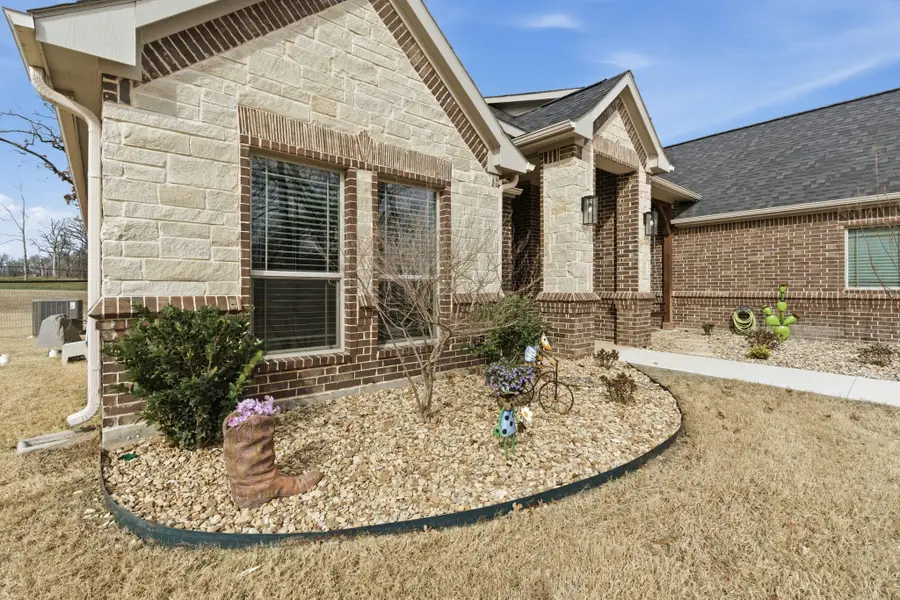 664 Winkler Way, Springtown, TX 76082 - #3
