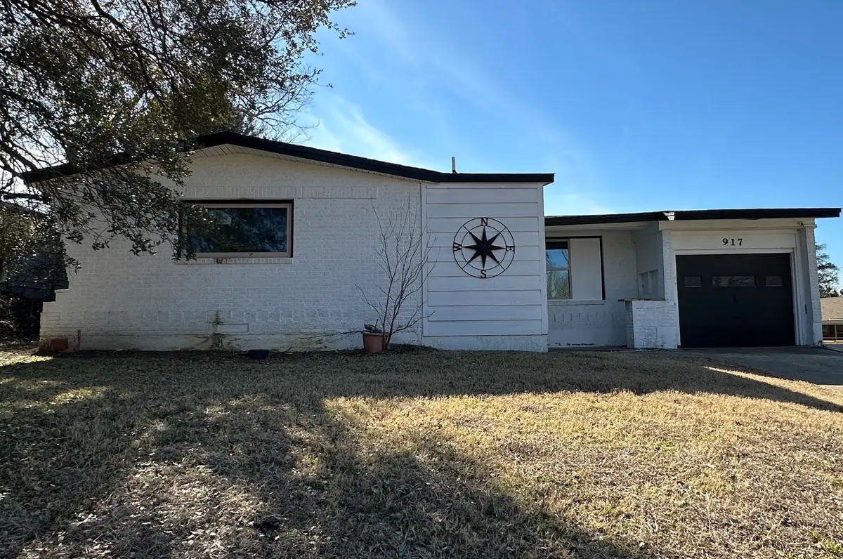 917 NW 8th Street, Grand Prairie, TX 75050 - #1