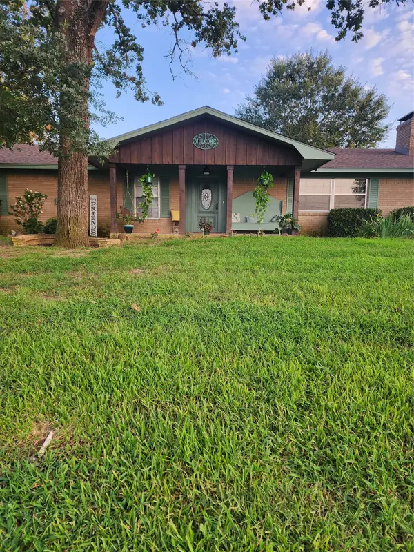 201 Colonial Circle, Athens, TX 75751