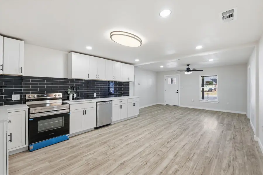 800 Wyatt Street, Waxahachie, TX 75165 - #3