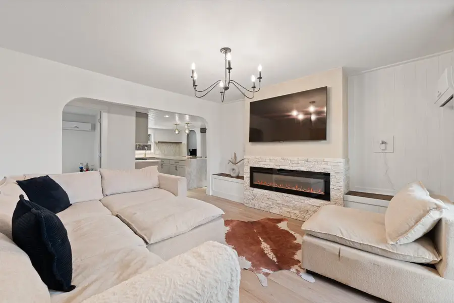 708 Litigation Street, Glen Rose, TX 76043 - #3