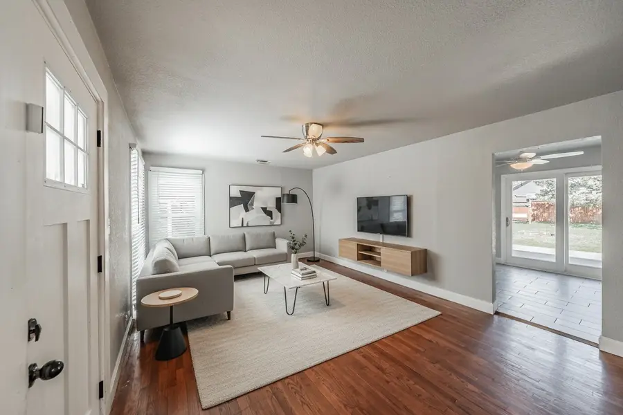 1102 W Russell Avenue, Carrollton, TX 75006 - #3