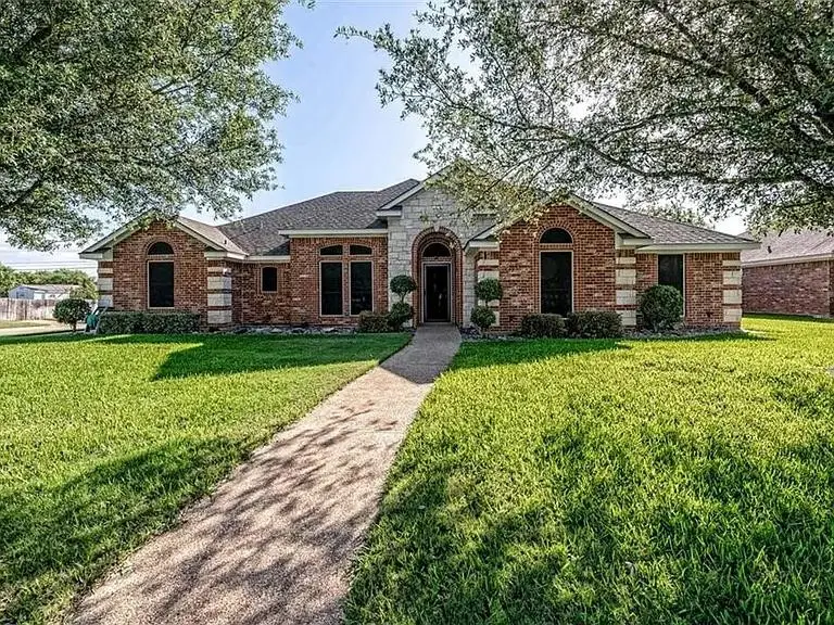 1100 Heatherwood Drive, Hewitt, TX 76643 - #1