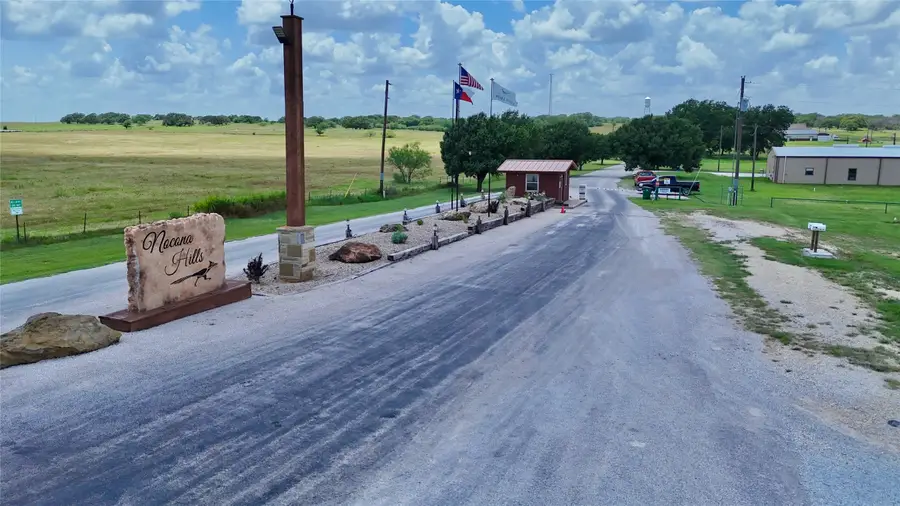 107 W Huron Circle, Nocona, TX 76255 - #3