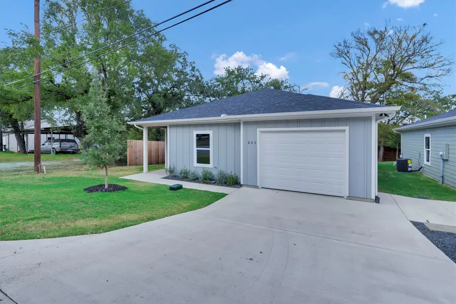 805 Branding Iron Trail, Granbury, TX 76049 - #2