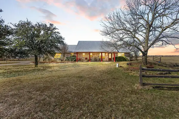 1233 Fm 901, Collinsville, TX 76233