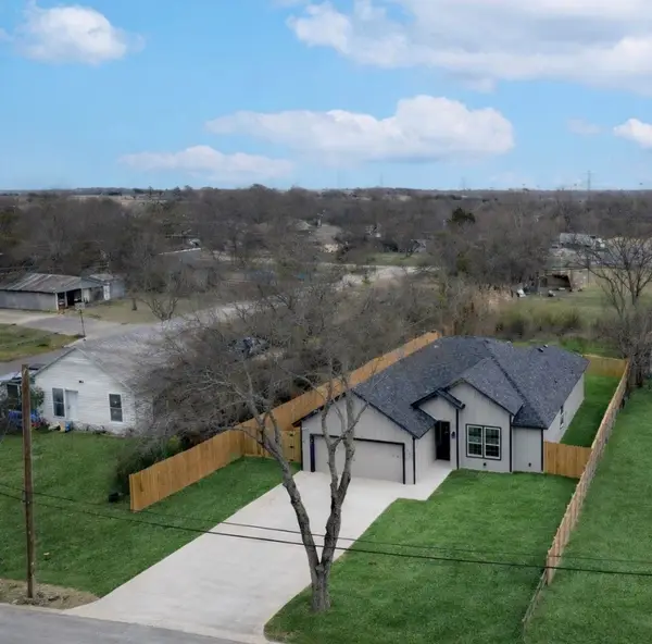 1111 Travis Avenue, Alvarado, TX 76009