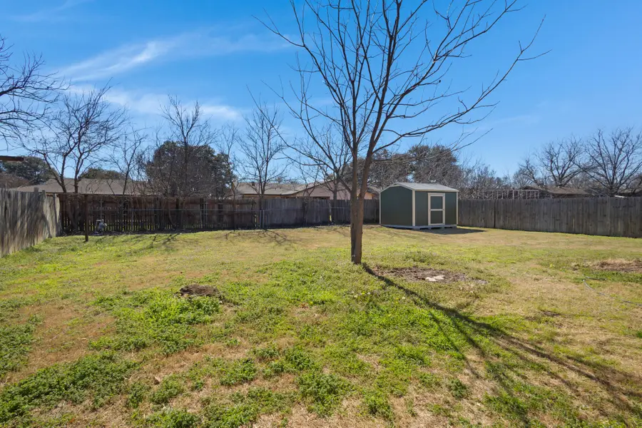 4424 Tiptop Street, Haltom City, TX 76117 - #2