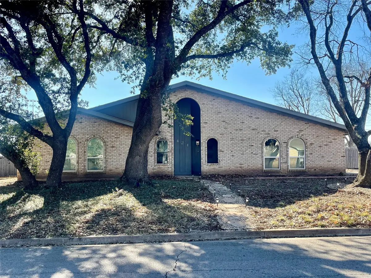 421 Lindenwood Lane W, Hewitt, TX 76643 - #1