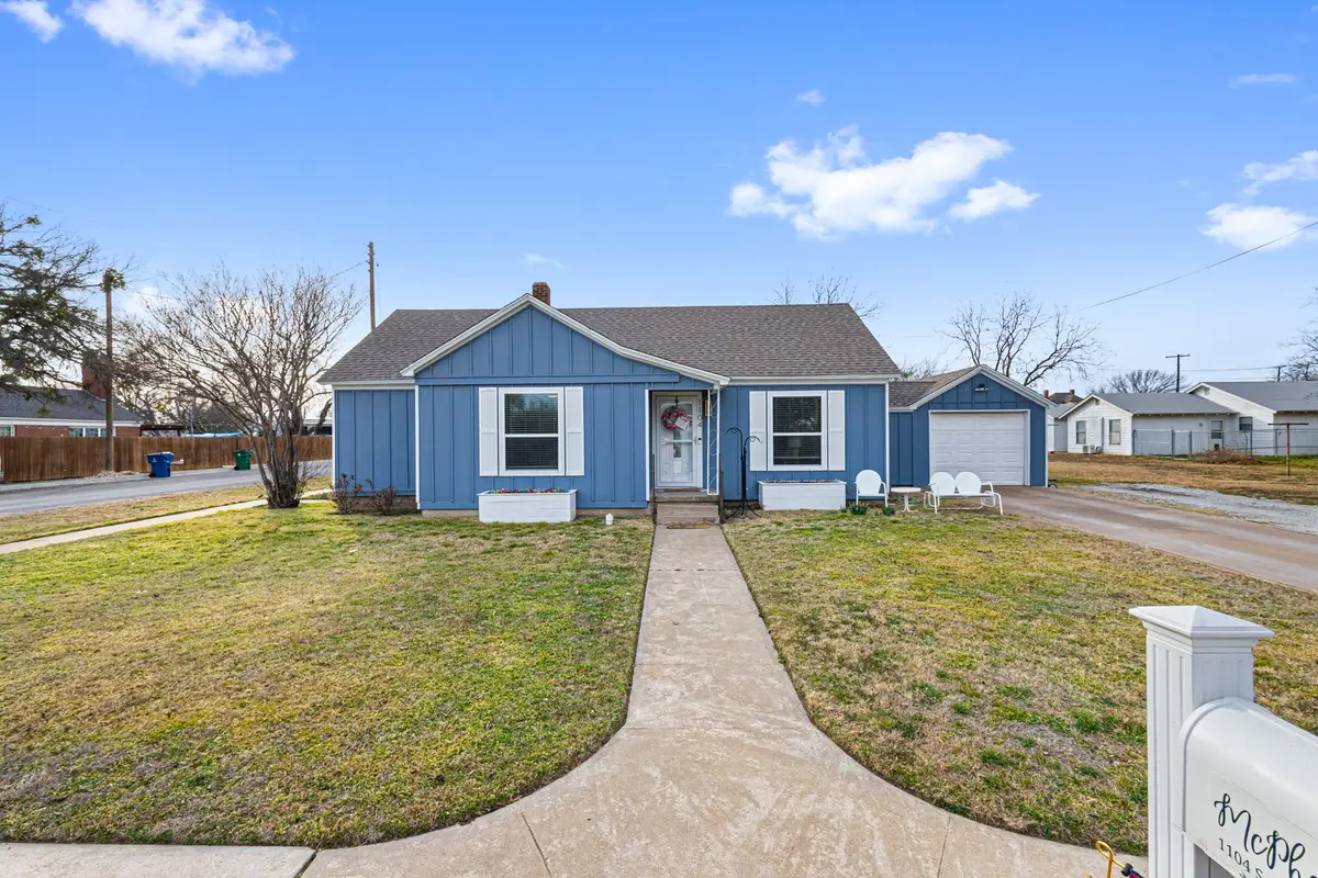 1104 S College Avenue, Decatur, TX 76234 - #1