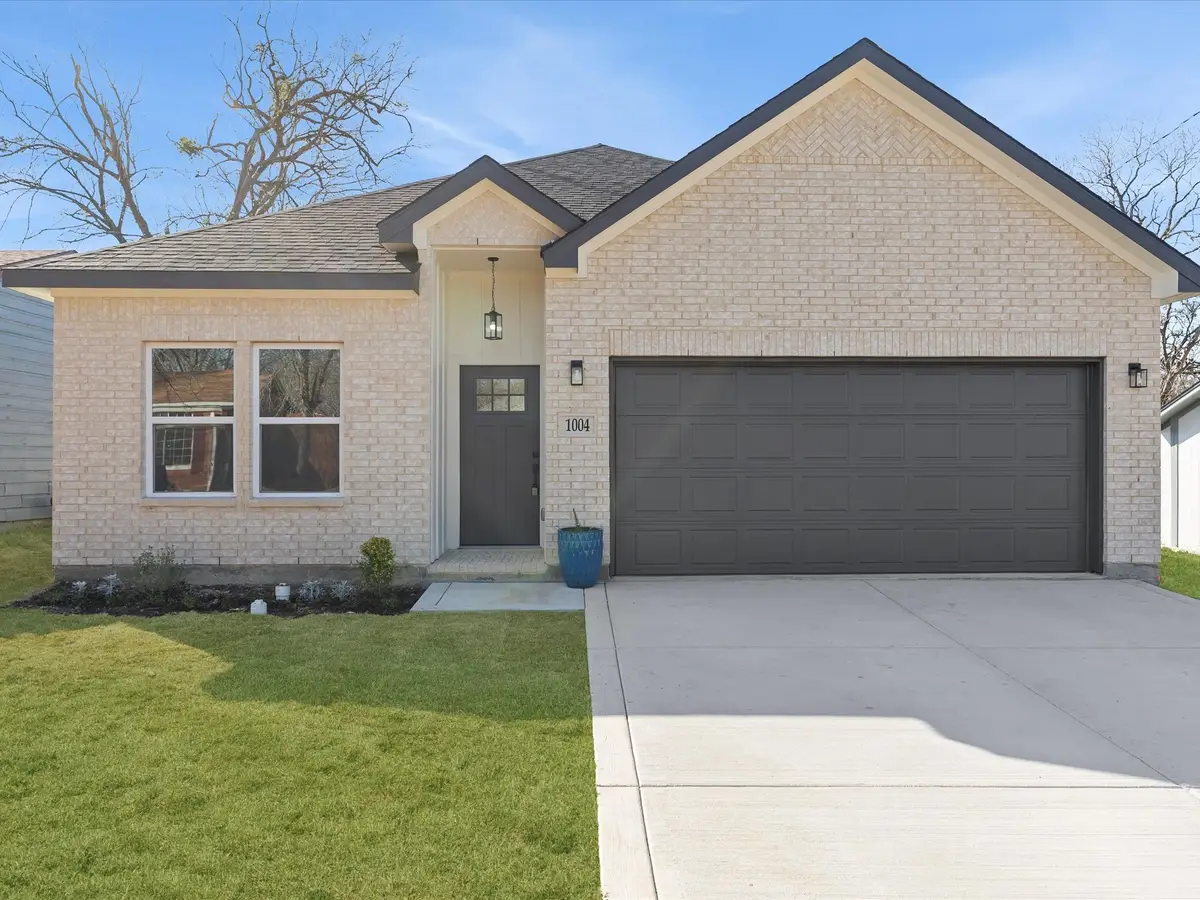 1004 E Hickory Street, Kaufman, TX 75142 - #1