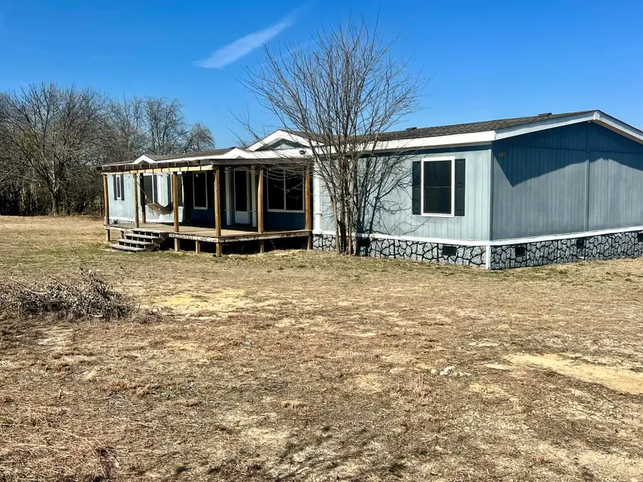 1085 Highland Circle, Springtown, TX 76082 - #2