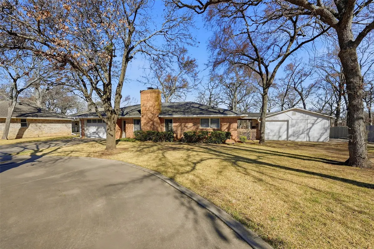 209 Modoc Trail, Lake Kiowa, TX 76240 - #1