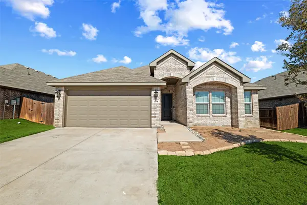 104 Cadyn Drive, Keene, TX 76059