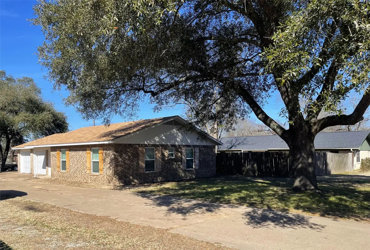212 S 10th Avenue, Teague, TX 75860 - #1