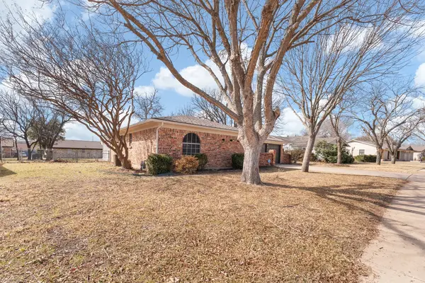 1613 Lamplighter Lane, Edgecliff Village, TX 76134