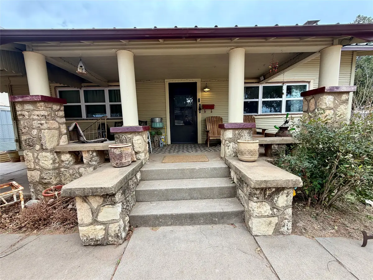 102 E 7th Street, Quanah, TX 79252 - #1