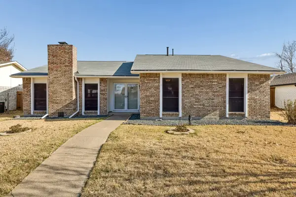 4208 Blackwillow Drive, Mesquite, TX 75150