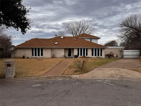 7454 Coachwood Circle, Fort Worth, TX 76133