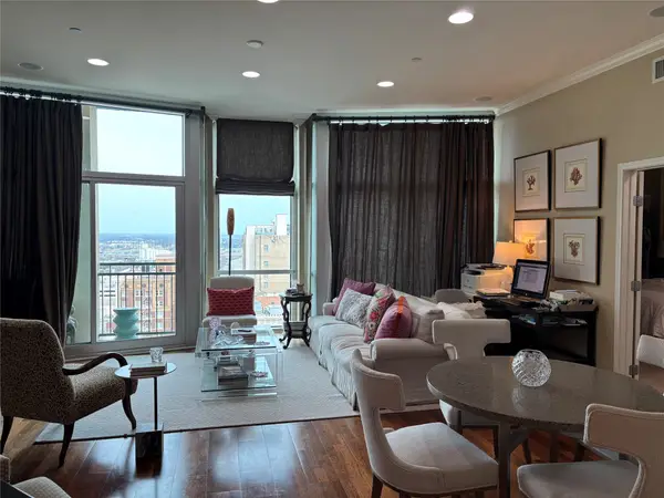 500 Throckmorton Street #1701, Fort Worth, TX 76102