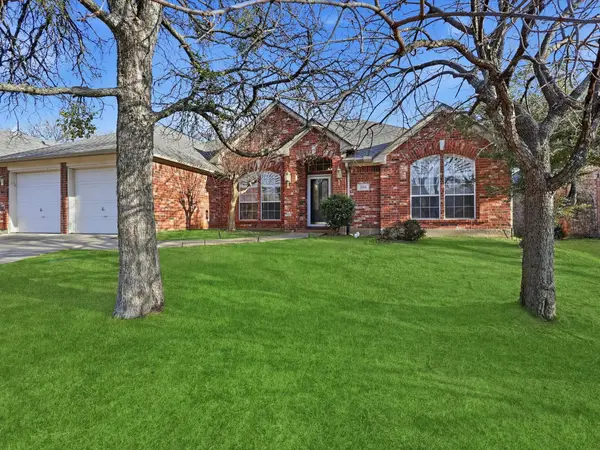 2204 Woods Edge Court, Corinth, TX 76210