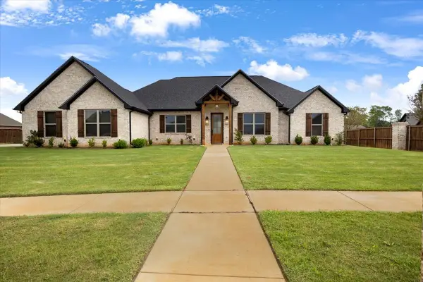 206 Serenity Drive, Bullard, TX 75757