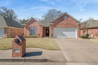 5608 Hollybrook Drive, Tyler, TX 75703
