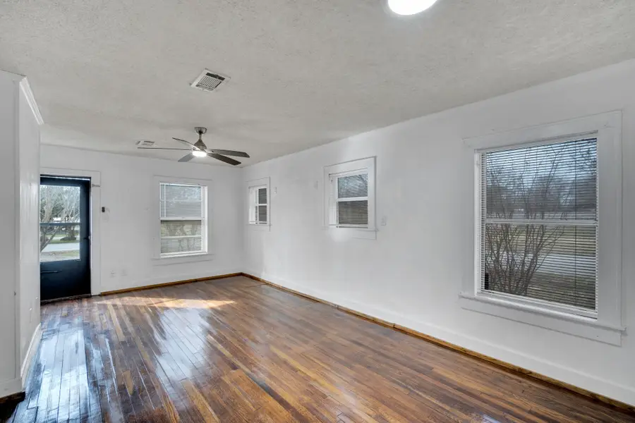 101 E Miller Street, Burleson, TX 76028 - #3