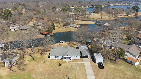6106 Peninsula Circle, Athens, TX 75752