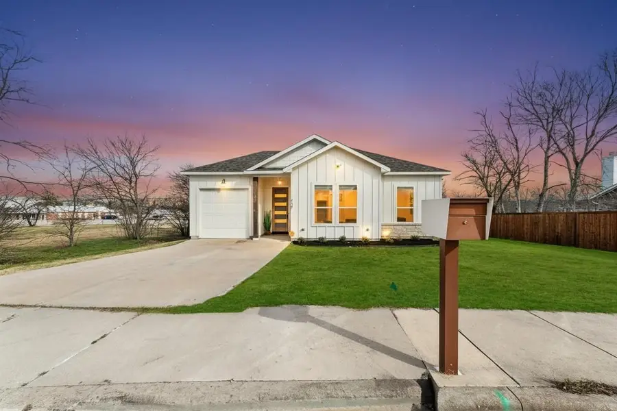 407 Peabody Street, Hillsboro, TX 76645 - #2