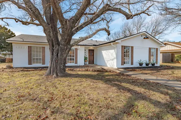 807 Spanish Trail Drive, Granbury, TX 76048