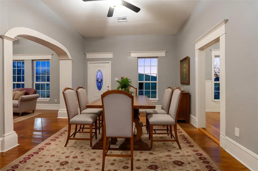 324 E Pace Street, Frost, TX 76641 - #3