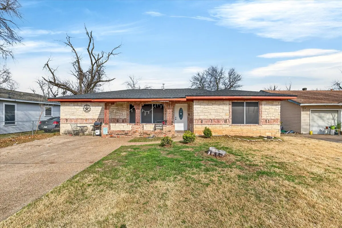 1115 Fisher Street, Bellmead, TX 76705 - #1