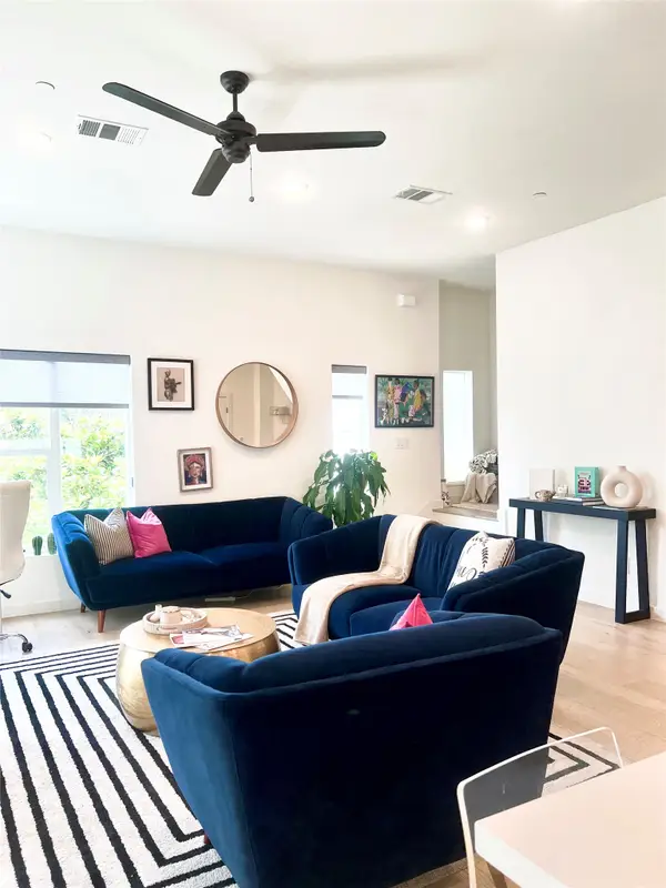 1505 N Garrett Avenue #204, Dallas, TX 75206