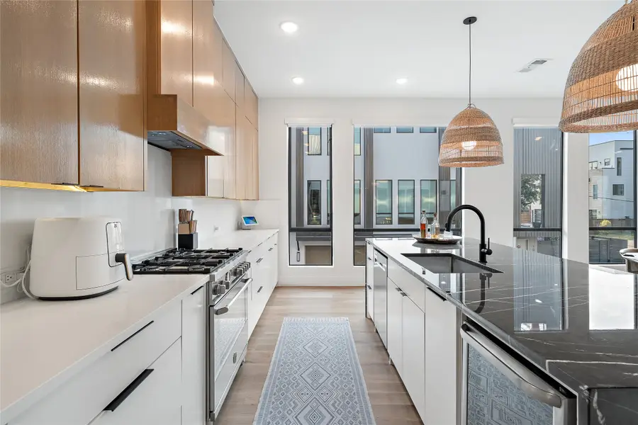 1006 Mobile Street, Dallas, TX 75208 - #3