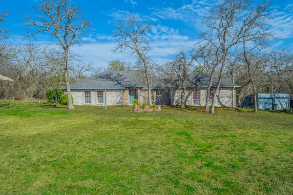 1011 Barry Lane, Cleburne, TX 76031