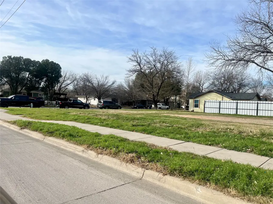 1820 W Lowden Street, Fort Worth, TX 76110 - #2