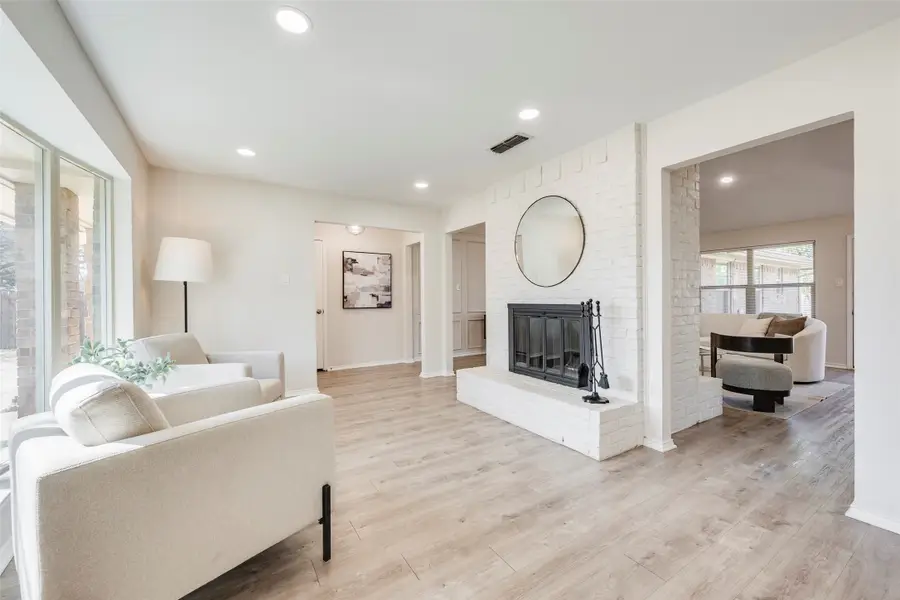 2824 Amber Drive S, Fort Worth, TX 76133 - #2