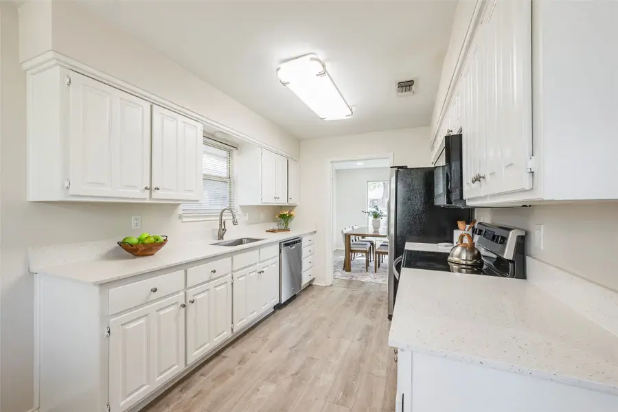 2824 Amber Drive S, Fort Worth, TX 76133 - #3