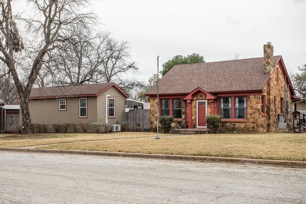 741 N 2nd Street, Albany, TX 76430 - #1