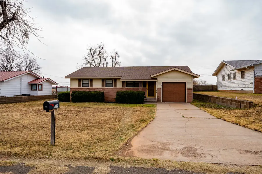 712 E Beauregard Street, Rotan, TX 79546 - #2