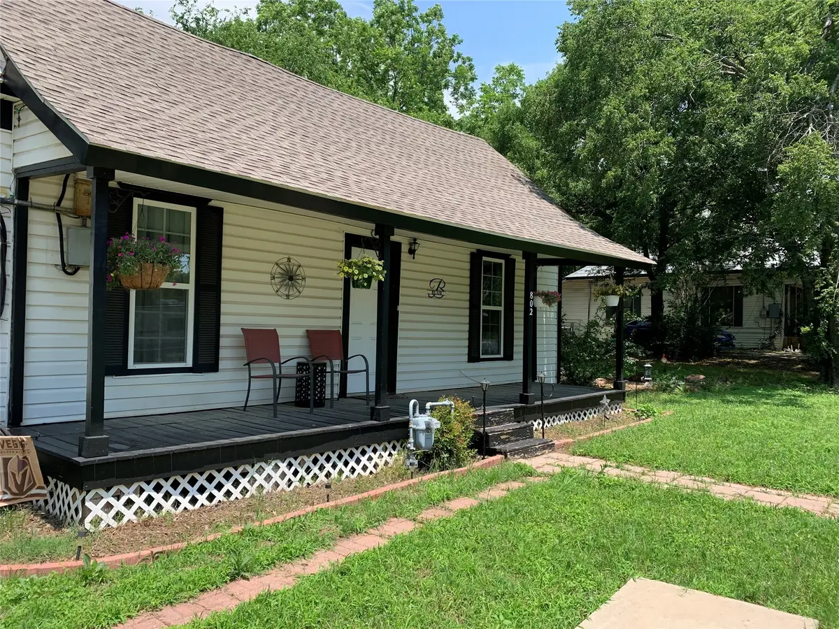 802 Hulme, Bowie, TX 76230 - #1