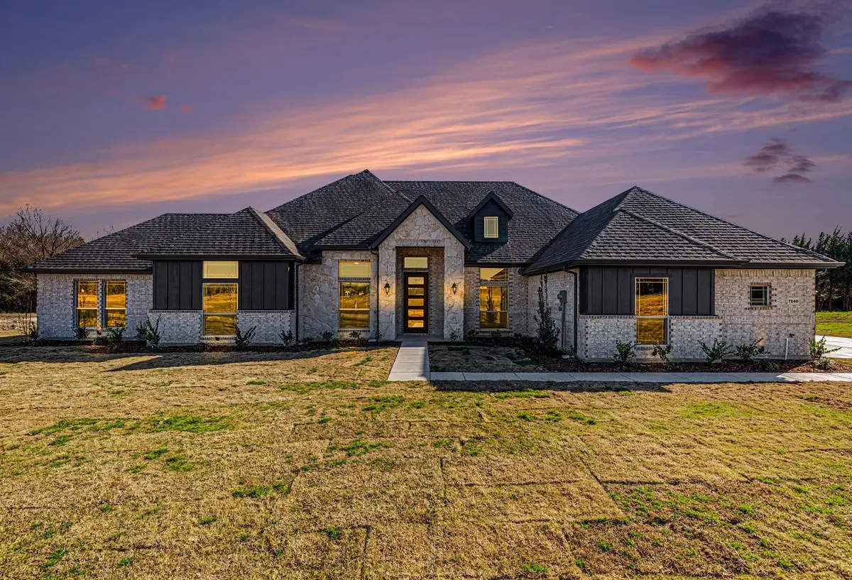 7040 Southrock Road, Midlothian, TX 76065 - #1