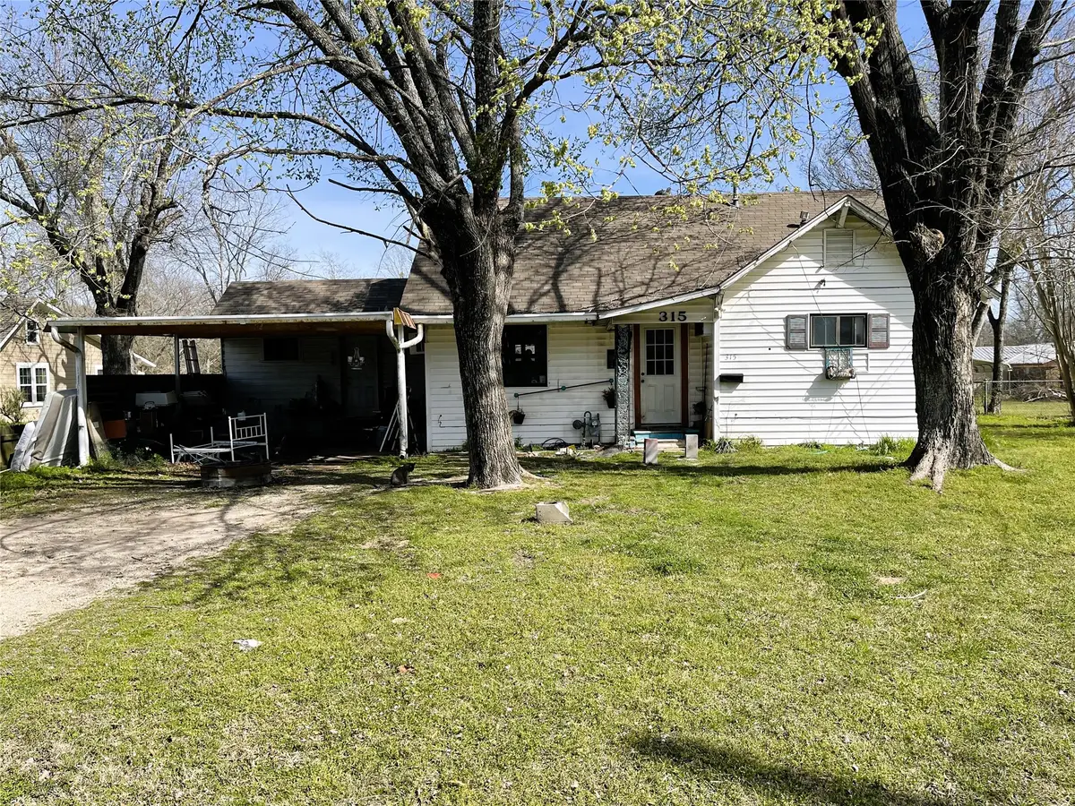 315 S 11th Avenue, Teague, TX 75860 - #1