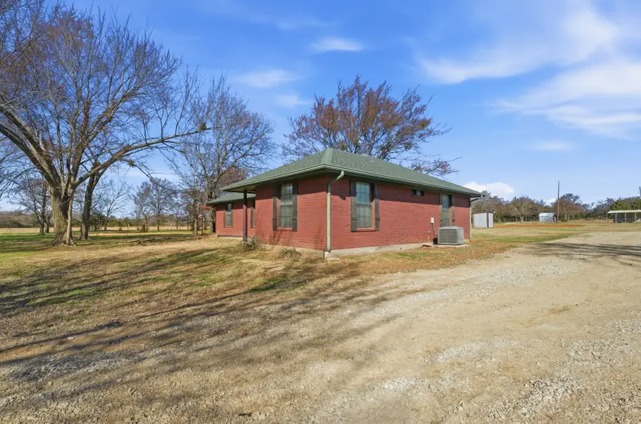 697 County Road 166, Whitesboro, TX 76273 - #3