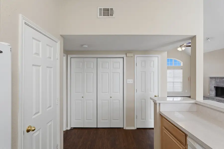 216 W Glen Meadow Drive, Glenn Heights, TX 75154 - #2