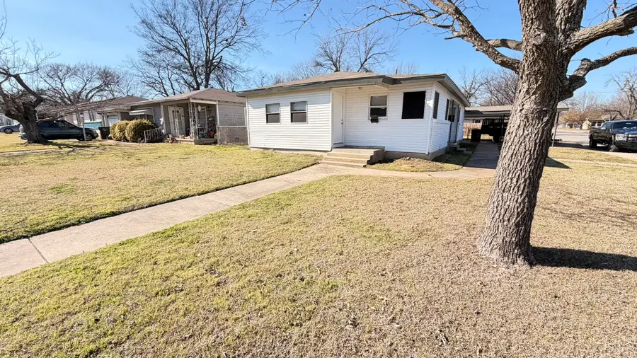 1102 Poindexter Avenue, Cleburne, TX 76033 - #3