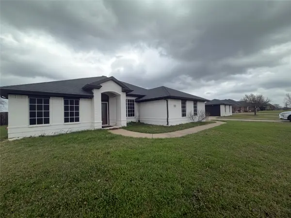 154 Whispering Winds Drive, Gunter, TX 75058