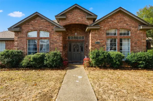 205 Buckingham Place, Hewitt, TX 76643