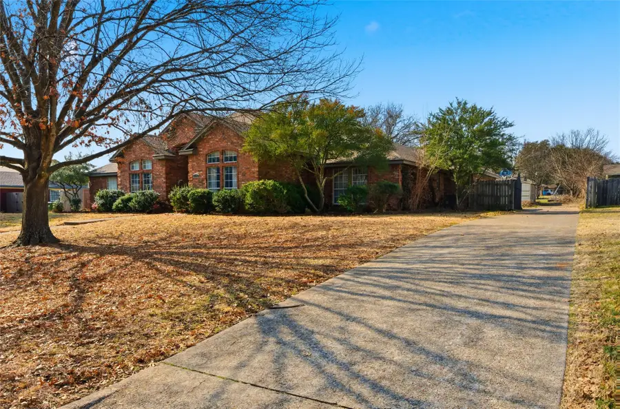 205 Buckingham Place, Hewitt, TX 76643 - #3